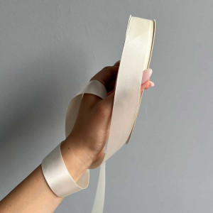 Лента атлас двусторонняя Ding Xin 2.5 см * 90 м- #0028 Айвори. Photo 3